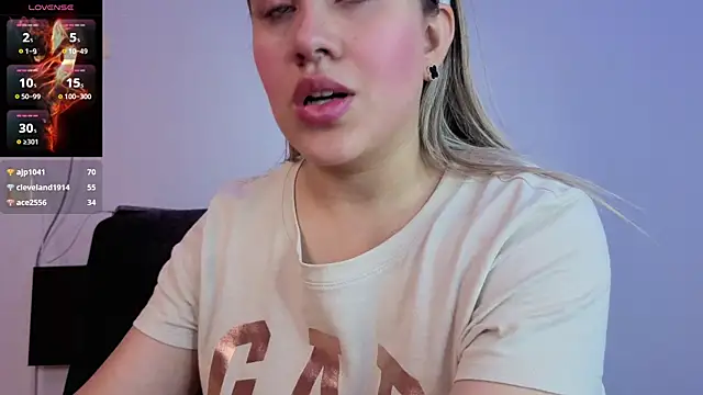 Snapshot of eleecttraa_12 chatting on 27, 10, 2025 eleecttraa 12 online show from 27, 10, 2025