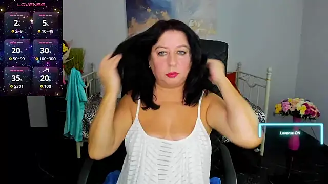 Julia Dean online show from 4, 12, 2025