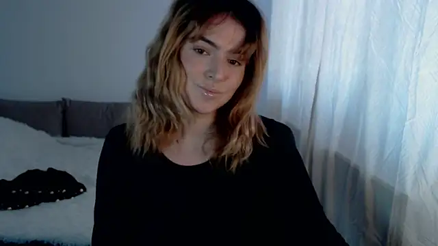 ChloeJewel1 online show from 5, 4, 2026