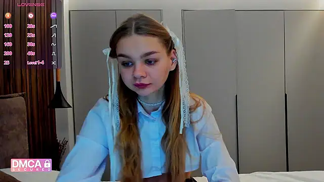 Molly sweetie online show from 17, 11, 2025