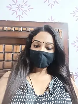 Snapshot of Yours-Bebo chatting on 4, 7, 2026 Yours-Bebo online show from 4, 7, 2026