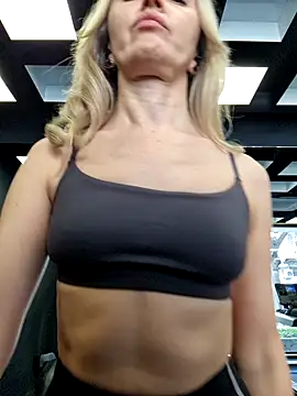 Miss    Mia  online show from 4, 2, 2025