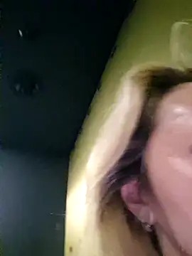 Miss    Mia  online show from 14, 2, 2025