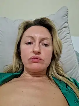 Miss    Mia  online show from 14, 12, 2025