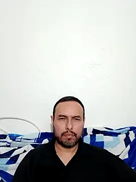 Snapshot of ElSunEagle chatting on 5, 10, 2025 ElSunEagle online show from 5, 10, 2025