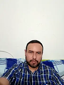 Snapshot of ElSunEagle chatting on 6, 10, 2025 ElSunEagle online show from 6, 10, 2025