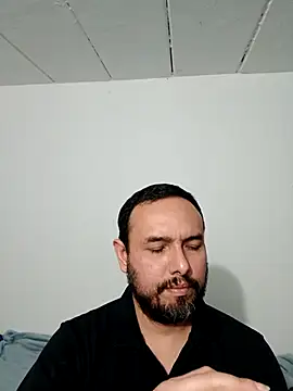 Snapshot of ElSunEagle chatting on 22, 10, 2025 ElSunEagle online show from 22, 10, 2025