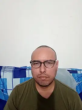 Snapshot of ElSunEagle chatting on 4, 2, 2026 ElSunEagle online show from 4, 2, 2026