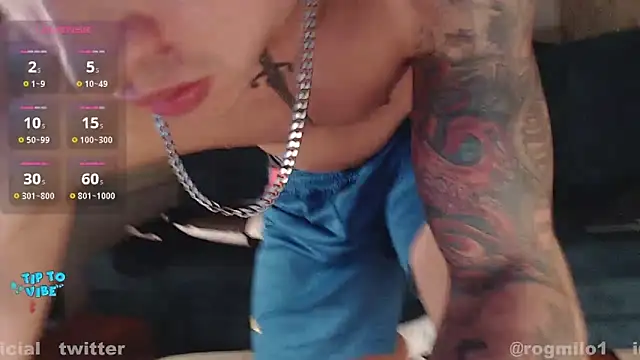 Snapshot of rogert_xx chatting on 4, 12, 2024 rogert xx online show from 4, 12, 2024