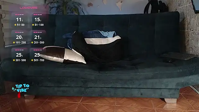 Snapshot of rogert_xx chatting on 10, 1, 2025 rogert xx online show from 10, 1, 2025