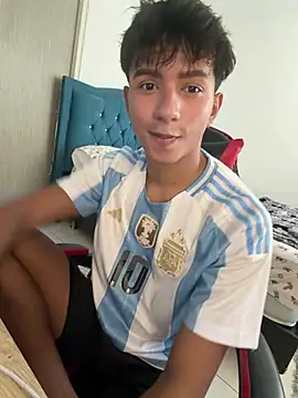 Leonarrrd 01 online show from 31, 3, 2026