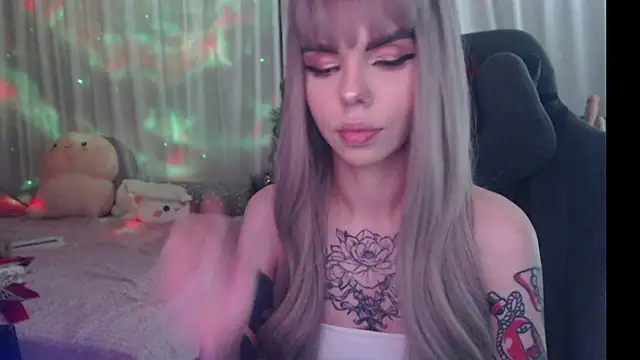 Snapshot of Kerry_Kirk chatting on 22, 12, 2024 Kerry Kirk online show from 22, 12, 2024