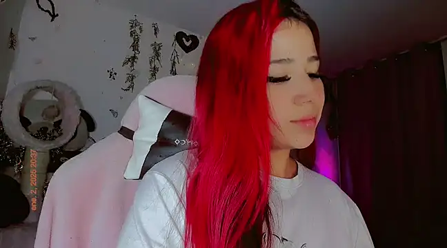 Snapshot of madisonx17 chatting on 3, 1, 2025 madisonx17 online show from 3, 1, 2025