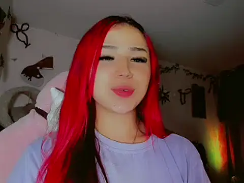 Snapshot of madisonx17 chatting on 7, 1, 2025 madisonx17 online show from 7, 1, 2025