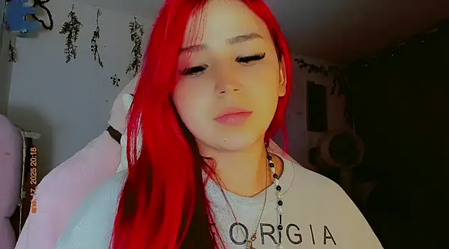 Snapshot of madisonx17 chatting on 18, 1, 2025 madisonx17 online show from 18, 1, 2025