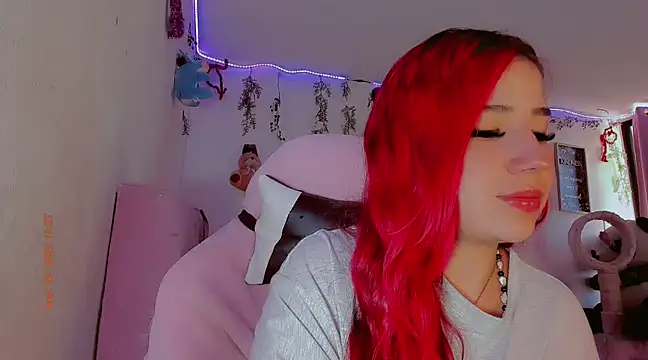 Snapshot of madisonx17 chatting on 22, 1, 2025 madisonx17 online show from 22, 1, 2025