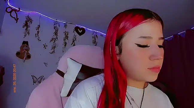 Snapshot of madisonx17 chatting on 27, 1, 2025 madisonx17 online show from 27, 1, 2025