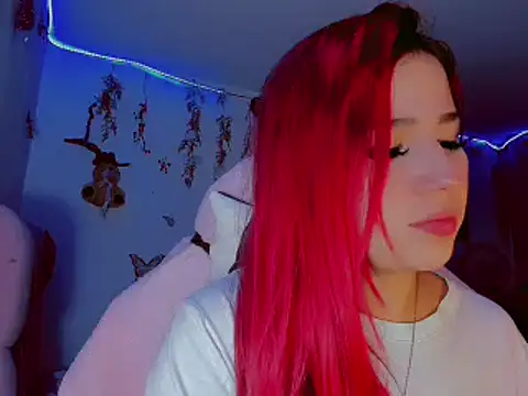 Snapshot of madisonx17 chatting on 5, 2, 2025 madisonx17 online show from 5, 2, 2025