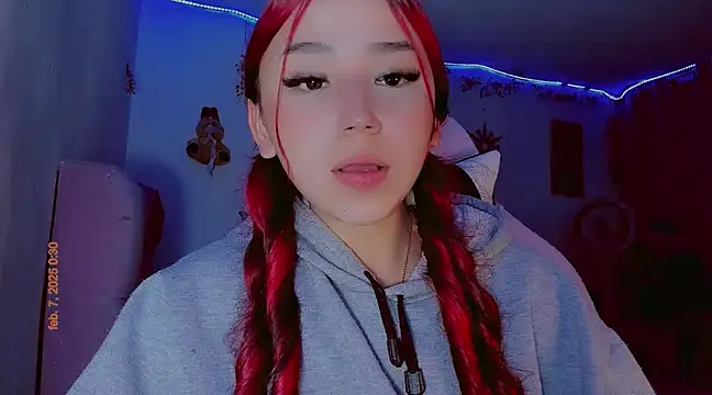 Snapshot of madisonx17 chatting on 7, 2, 2025 madisonx17 online show from 7, 2, 2025