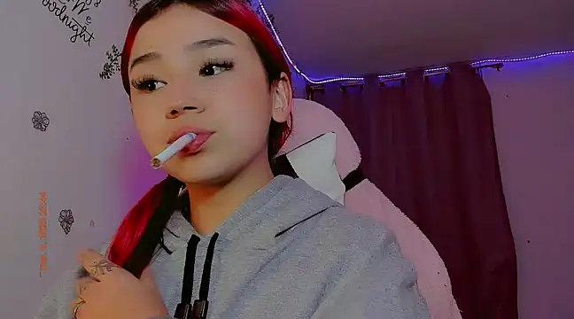 Snapshot of madisonx17 chatting on 5, 3, 2025 madisonx17 online show from 5, 3, 2025