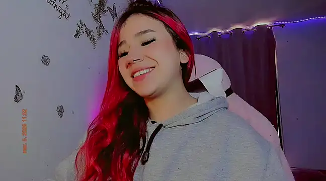 Snapshot of madisonx17 chatting on 5, 3, 2025 madisonx17 online show from 5, 3, 2025