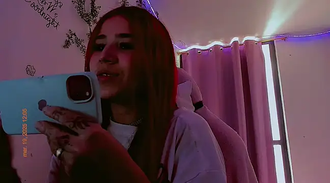 Snapshot of madisonx17 chatting on 19, 3, 2025 madisonx17 online show from 19, 3, 2025