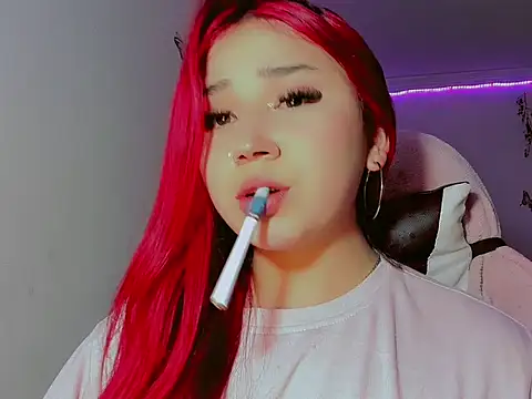 Snapshot of madisonx17 chatting on 8, 10, 2025 madisonx17 online show from 8, 10, 2025