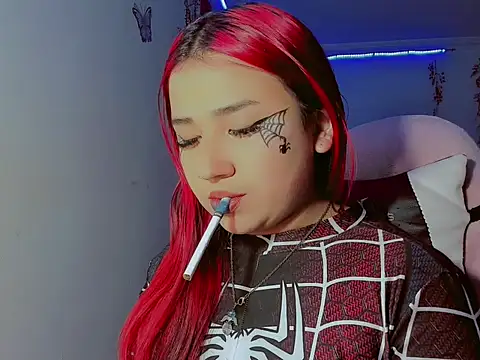 Snapshot of madisonx17 chatting on 28, 10, 2025 madisonx17 online show from 28, 10, 2025