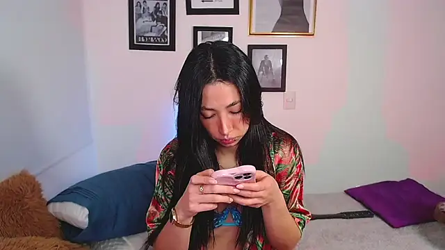 lilyy evanss online show from 17, 3, 2025