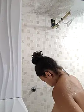 Julia Pretinha online show from 31, 10, 2025