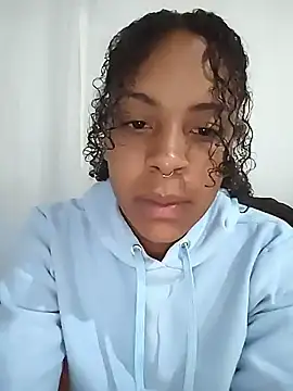 Julia Pretinha online show from 7, 1, 2026