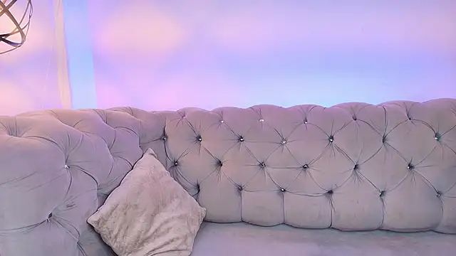 Fluffy Bubble21 online show from 20, 9, 2025