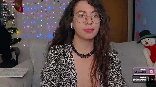 leslyyu online show from 17, 12, 2024