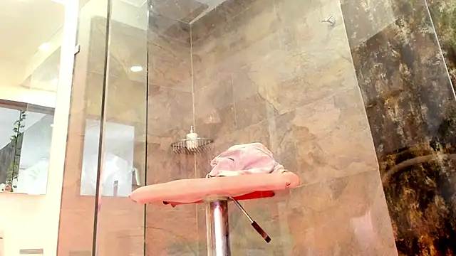 Miia Thompsonn online show from 5, 3, 2025