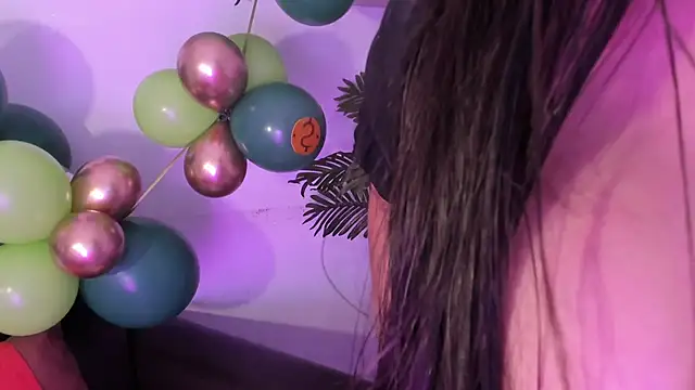 Miia Thompsonn online show from 14, 3, 2025