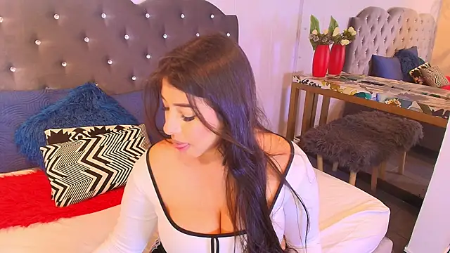 Miia Thompsonn online show from 19, 12, 2025