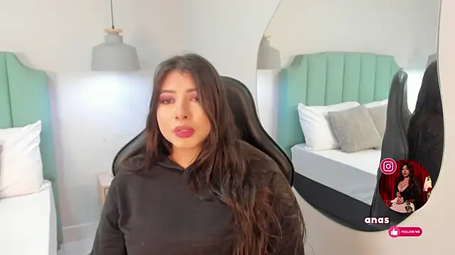 Miia Thompsonn online show from 7, 8, 2026