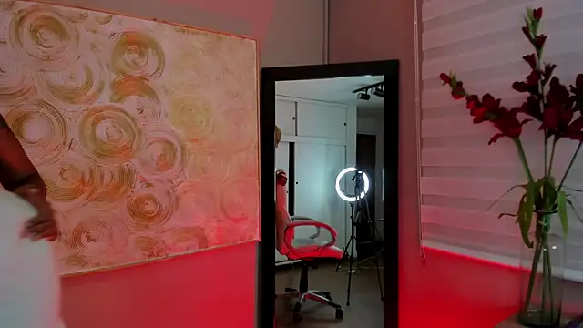 Snapshot of haiiley_more chatting on 4, 2, 2025 haiiley more online show from 4, 2, 2025