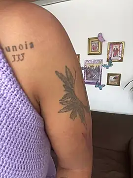 Snapshot of haiiley_more chatting on 8, 2, 2025 haiiley more online show from 8, 2, 2025