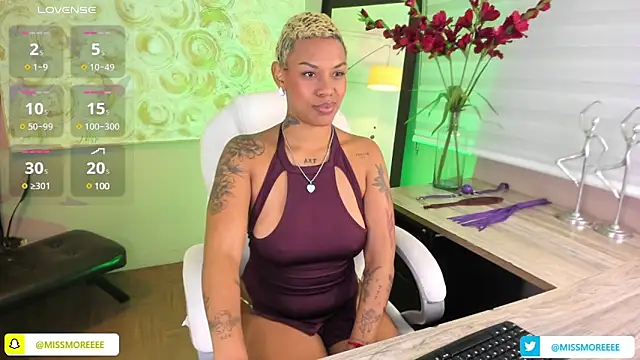 Snapshot of haiiley_more chatting on 8, 3, 2025 haiiley more online show from 8, 3, 2025