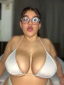 Michellesexxy online show from 8, 1, 2025