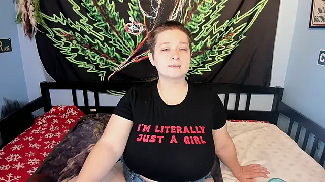 Snapshot of Chloenightmare chatting on 31, 10, 2025 Chloenightmare online show from 31, 10, 2025