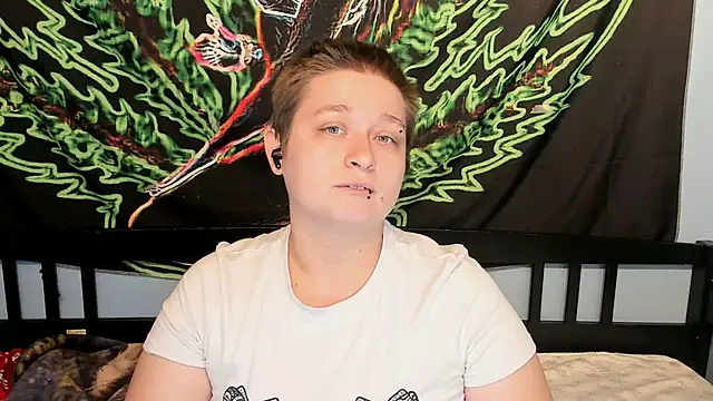 Snapshot of Chloenightmare chatting on 5, 11, 2025 Chloenightmare online show from 5, 11, 2025