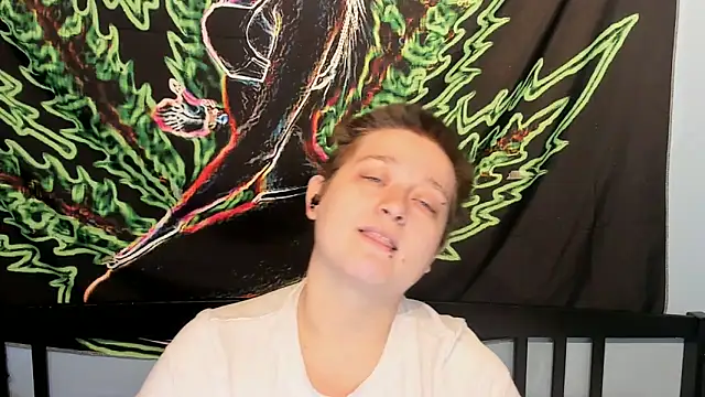 Snapshot of Chloenightmare chatting on 5, 11, 2025 Chloenightmare online show from 5, 11, 2025