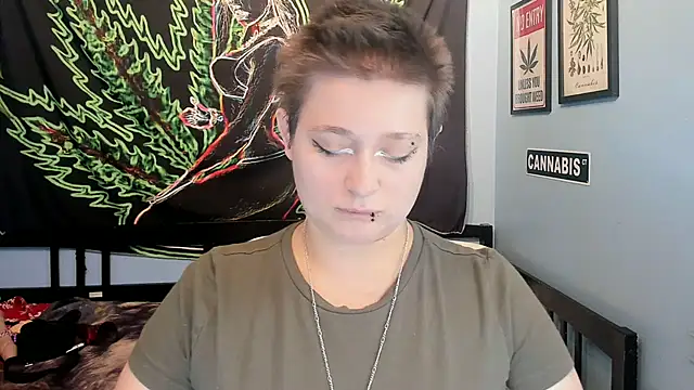 Snapshot of Chloenightmare chatting on 7, 11, 2025 Chloenightmare online show from 7, 11, 2025