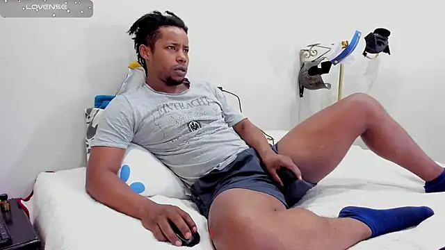 AlejoKhalifa  online show from 23, 9, 2025