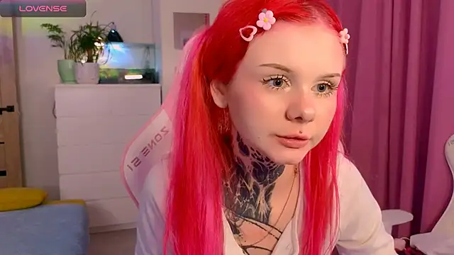 Britney Lynch online show from 14, 11, 2025