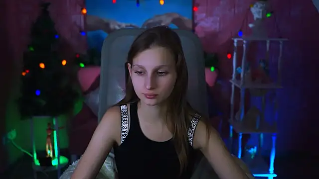 EllaHorton online show from 10, 1, 2025