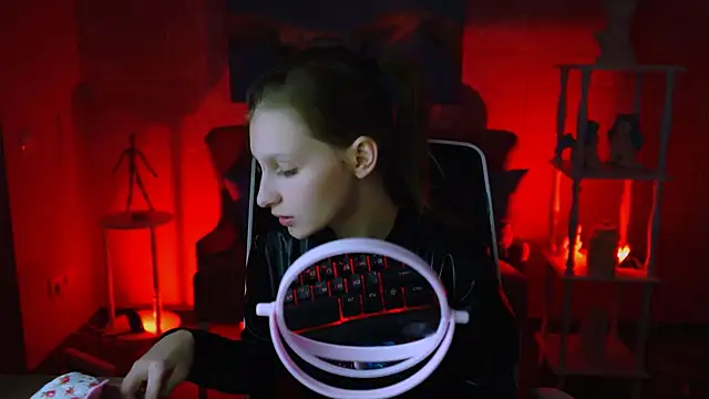 EllaHorton online show from 23, 2, 2025