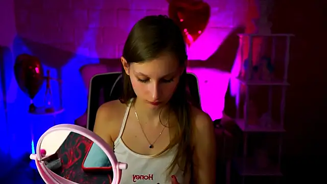 EllaHorton online show from 5, 3, 2025